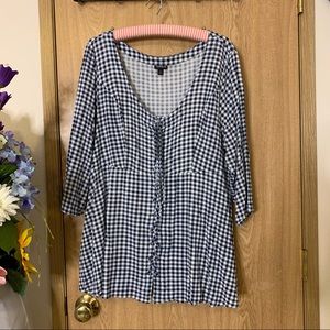 Torrid 3/4 Gingham Flowey Top size 2